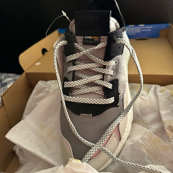 ADIDAS Women’s Nite Jogger shoe size 7 - Picture 3 of 6